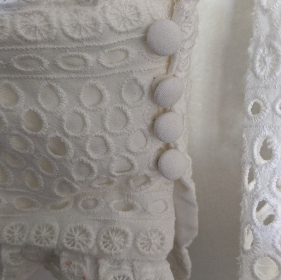 Beautiful White victorian dress (needs slip) - Picture 3 of 7